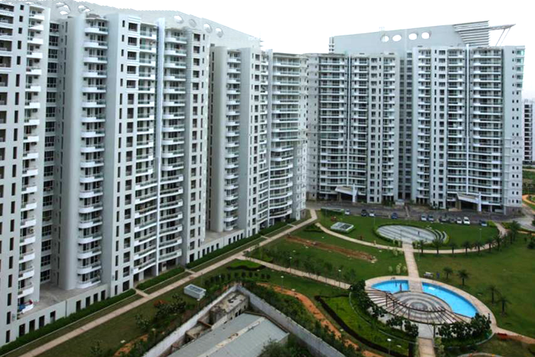 DLF Icon Apartment on Golf Course Road for Lease