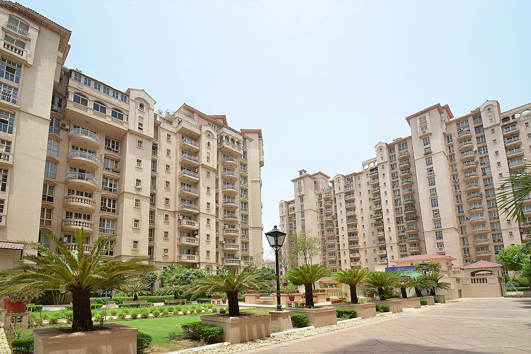 DLF Beverly Park 1