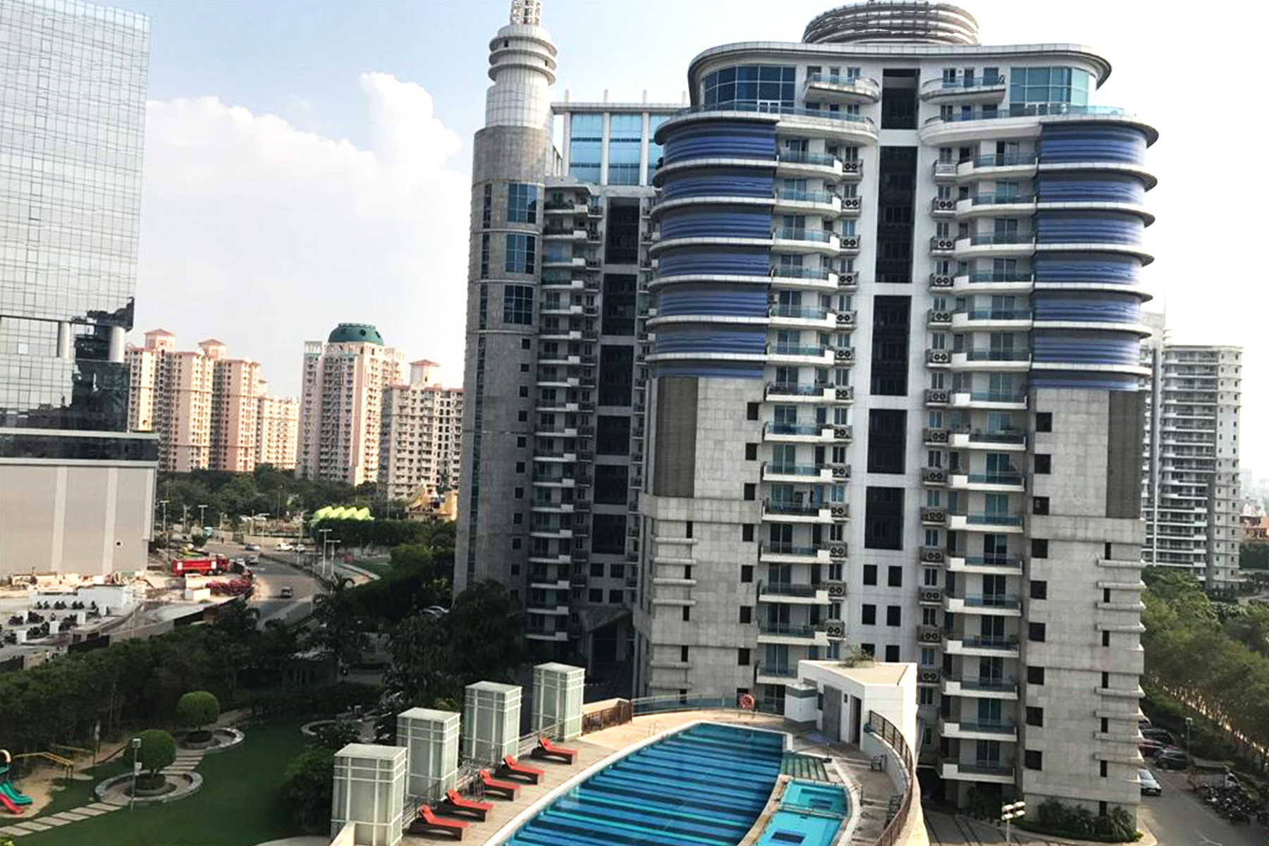 DLF Pinnacle