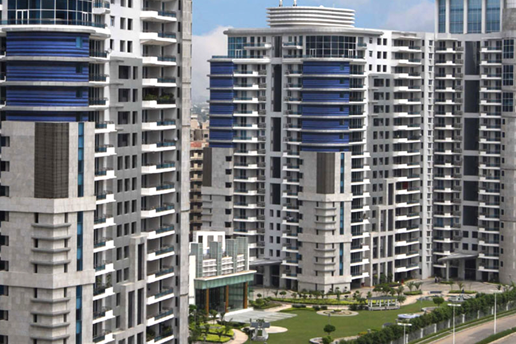 DLF Pinnacle